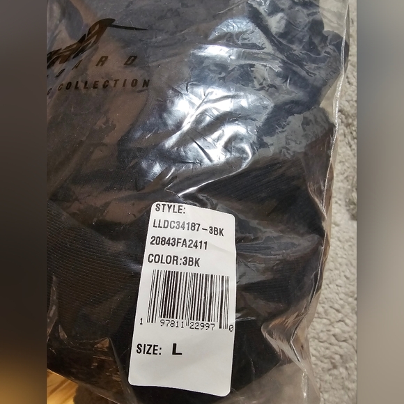 NWT Women's LA Dodgers Pro Standard Triple Black Cropped Pullover Hoodie - Picture 6 of 11